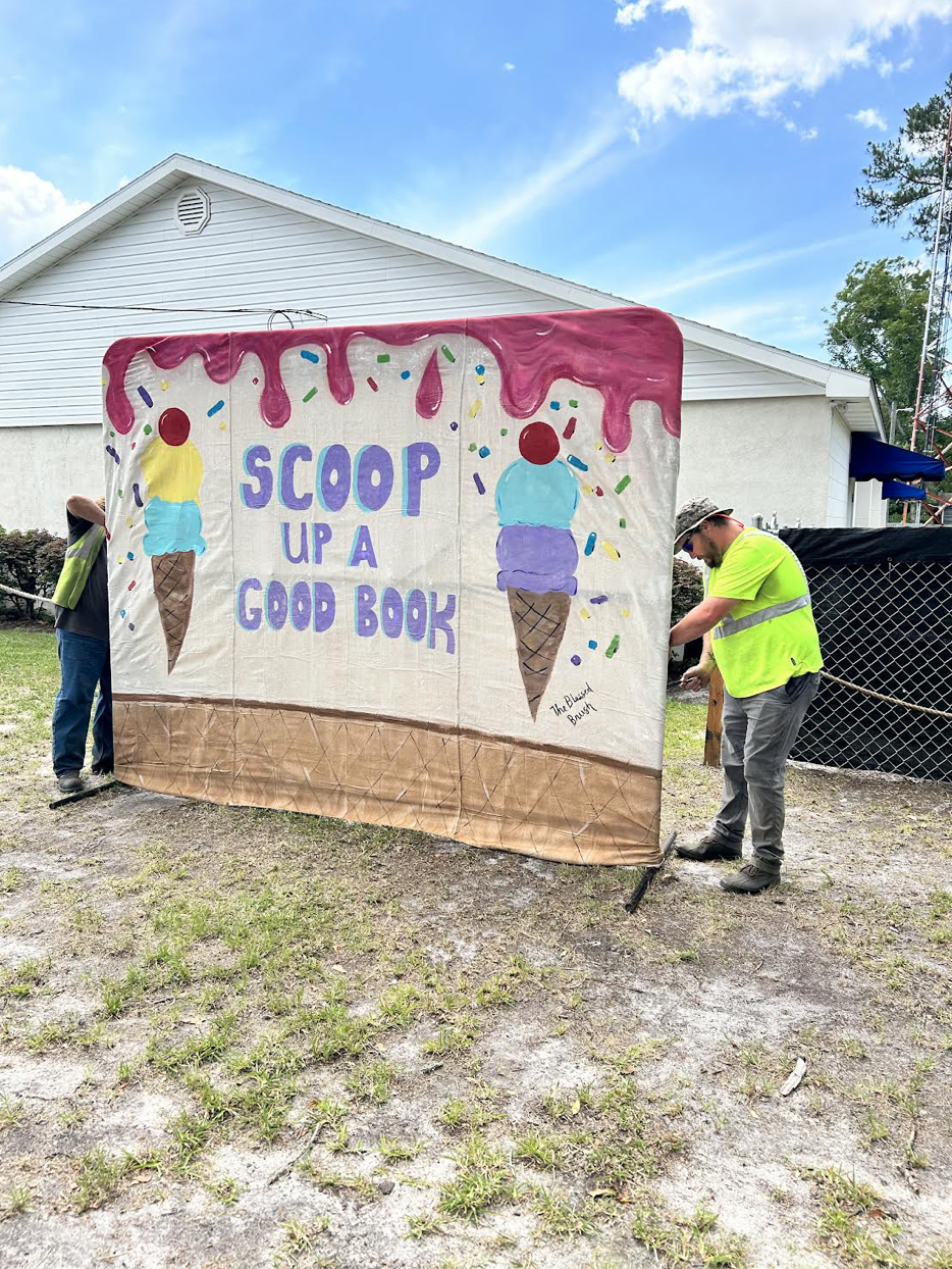 Storybook park, scoop up a good book